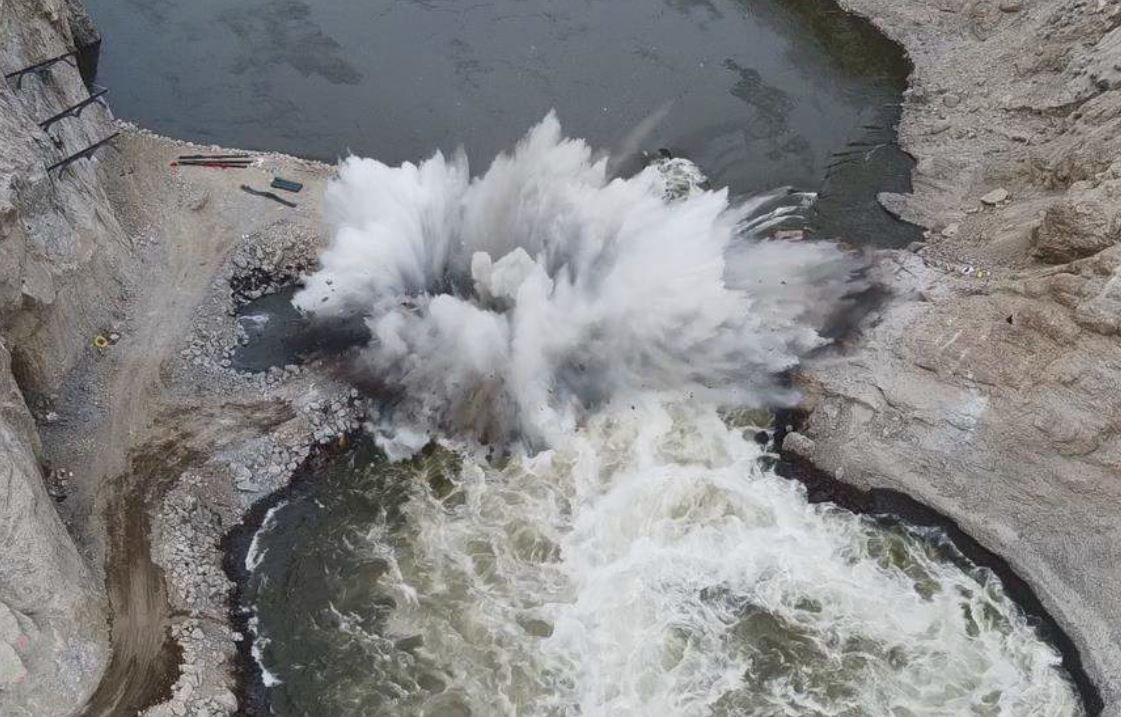 The State of Salmon at the Big Bar Slide