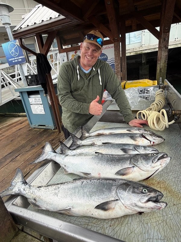 victoria-winter-chinook-salmon-75cm-oak-bay